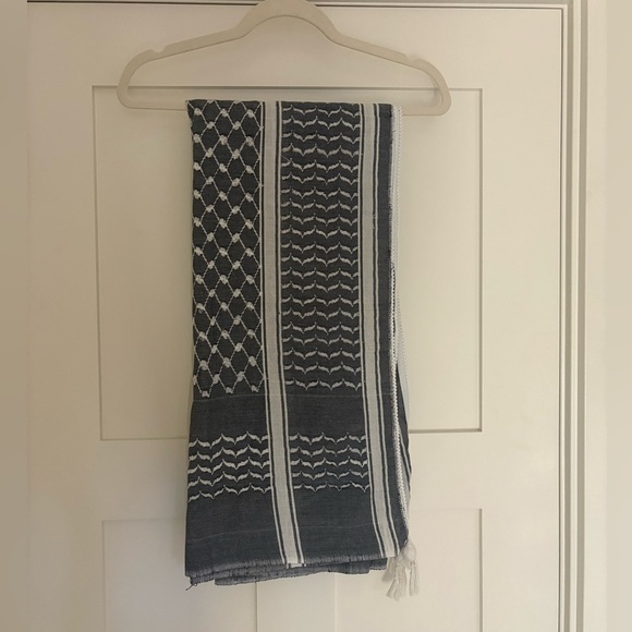 Handmade Keffiyeh, Middle Eastern scarf - Picture 3 of 7